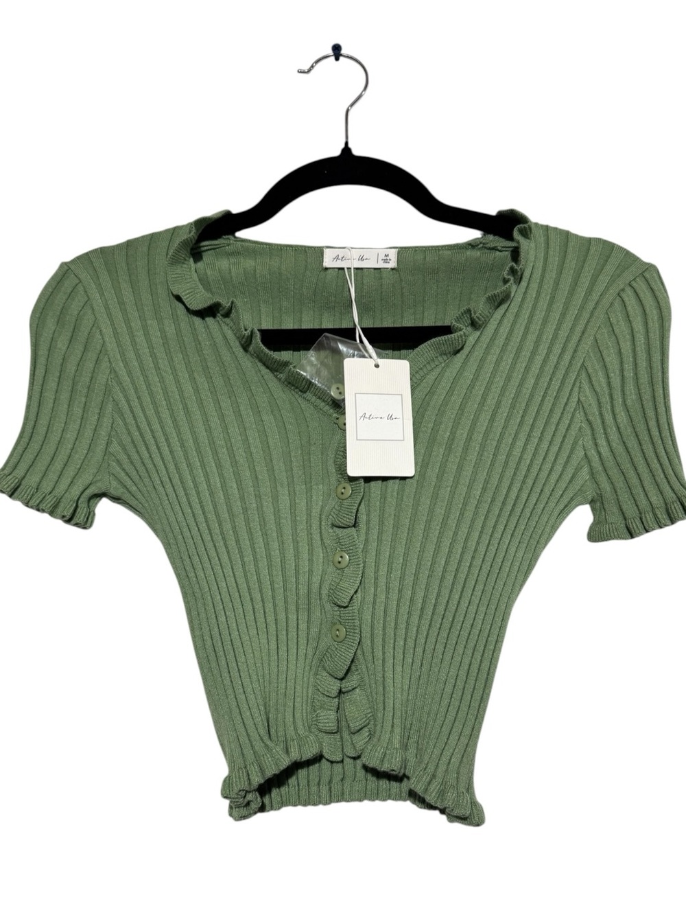 Active USA NWT Sage Green Sweater Cardigan Size Medium Short Sleeve Button Fromt